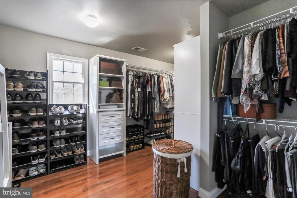 Waterford, Virginia, 20197, United States, 4 Bedrooms Bedrooms, ,5 BathroomsBathrooms,Residential,For Sale,1941290