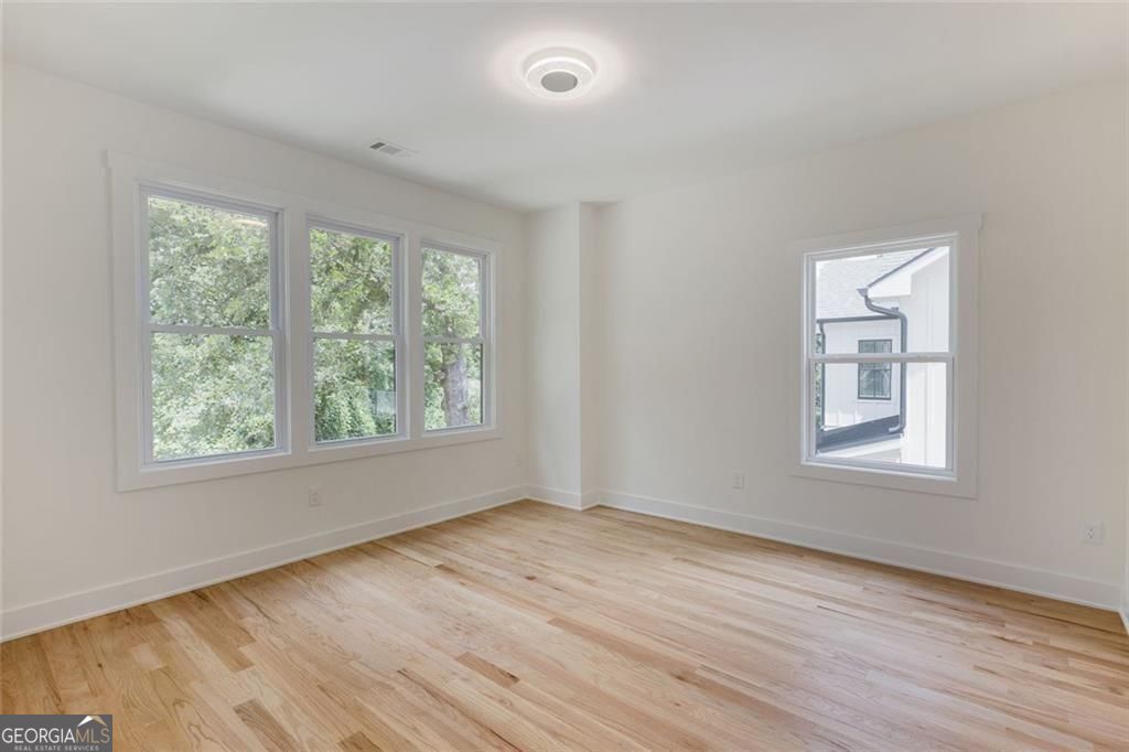 Avondale Estates, Georgia, 30002, United States, 5 Bedrooms Bedrooms, ,5 BathroomsBathrooms,Residential,For Sale,1904191