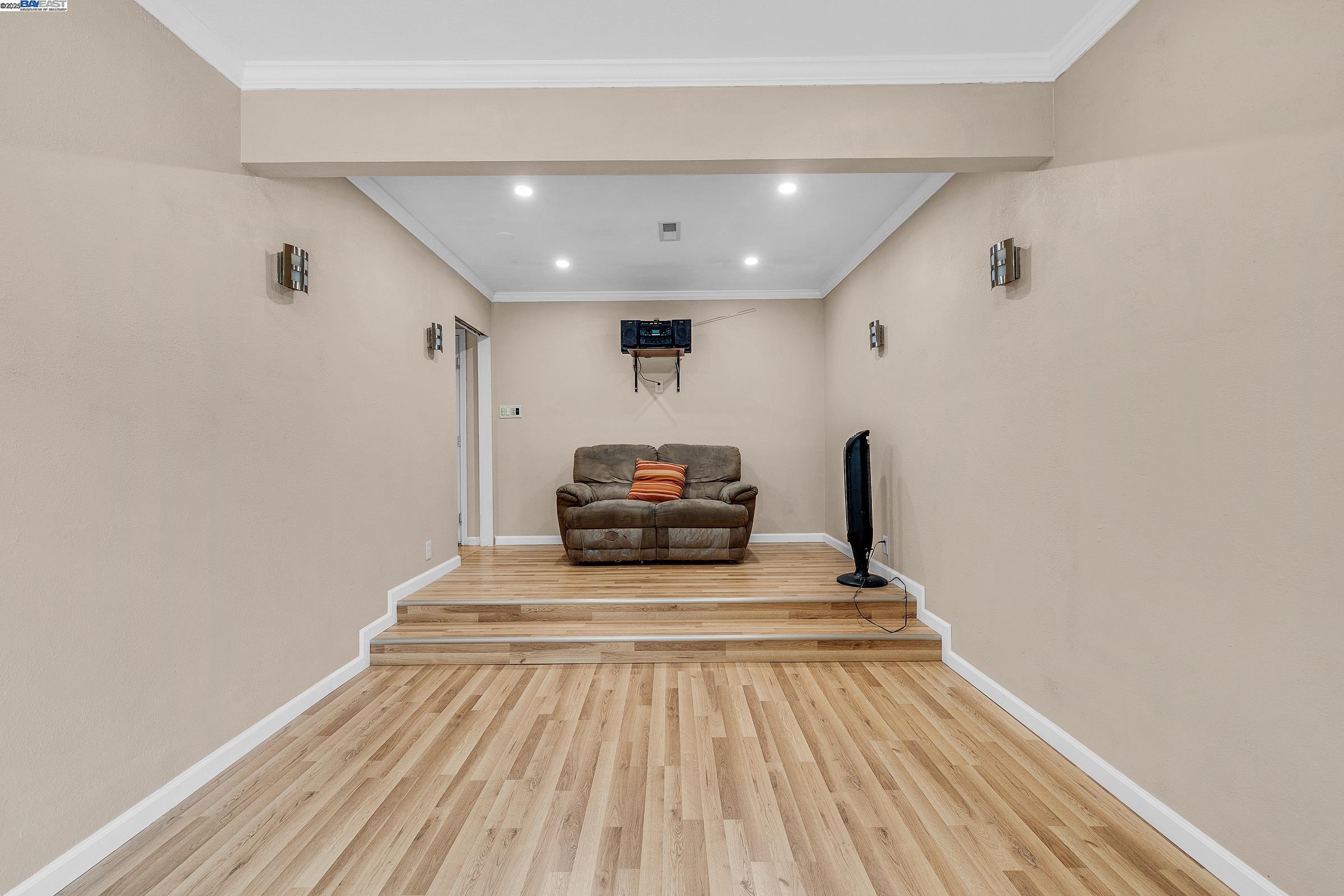 Hayward, California, 94544, United States, 3 Bedrooms Bedrooms, ,2 BathroomsBathrooms,Residential,For Sale,1999111