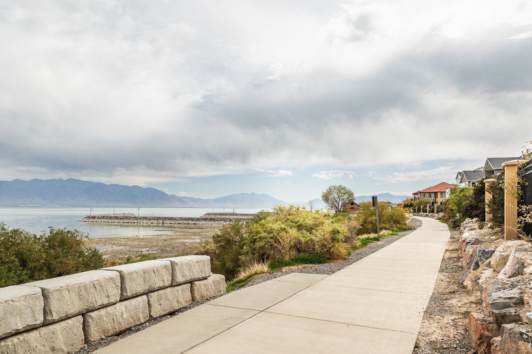  Modern Lakefront Retreat with Breathtaking Lake and Mountain Views - 物件實景