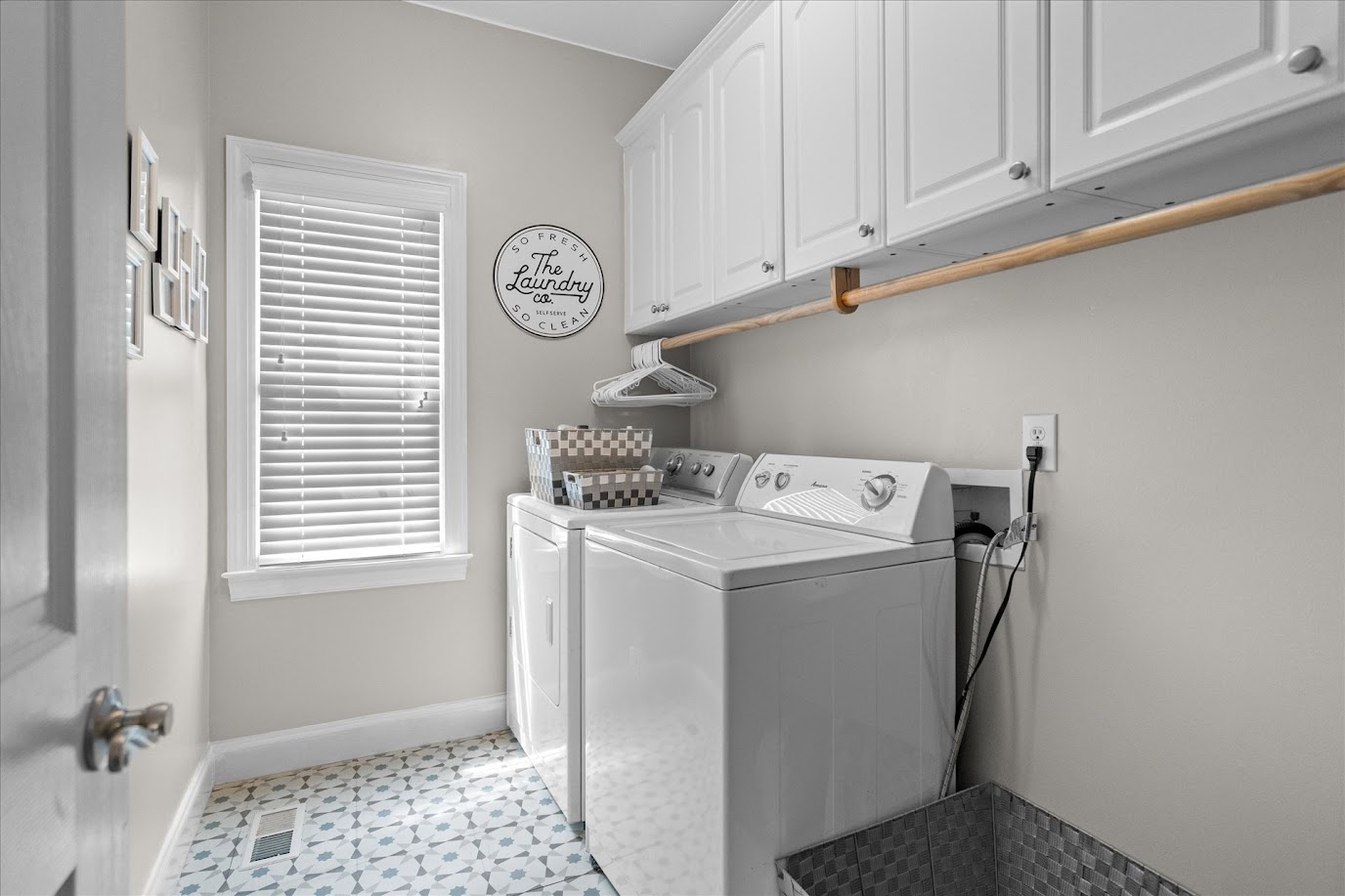 Villa Rica, Georgia, 30180, United States, 6 Bedrooms Bedrooms, ,4 BathroomsBathrooms,Residential,For Sale,1983769