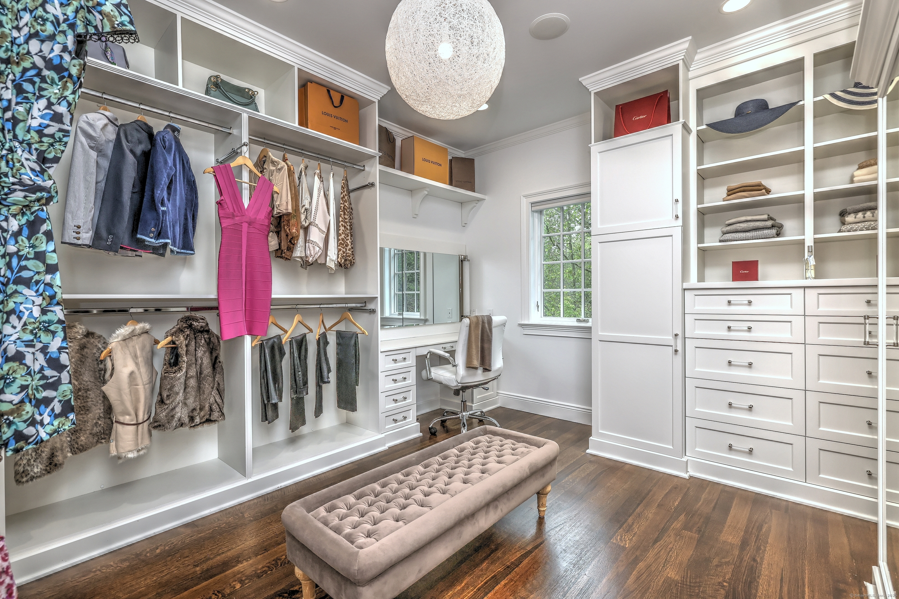 Westport, Connecticut, 06880, United States, 5 Bedrooms Bedrooms, ,5 BathroomsBathrooms,Residential,For Sale,1827473