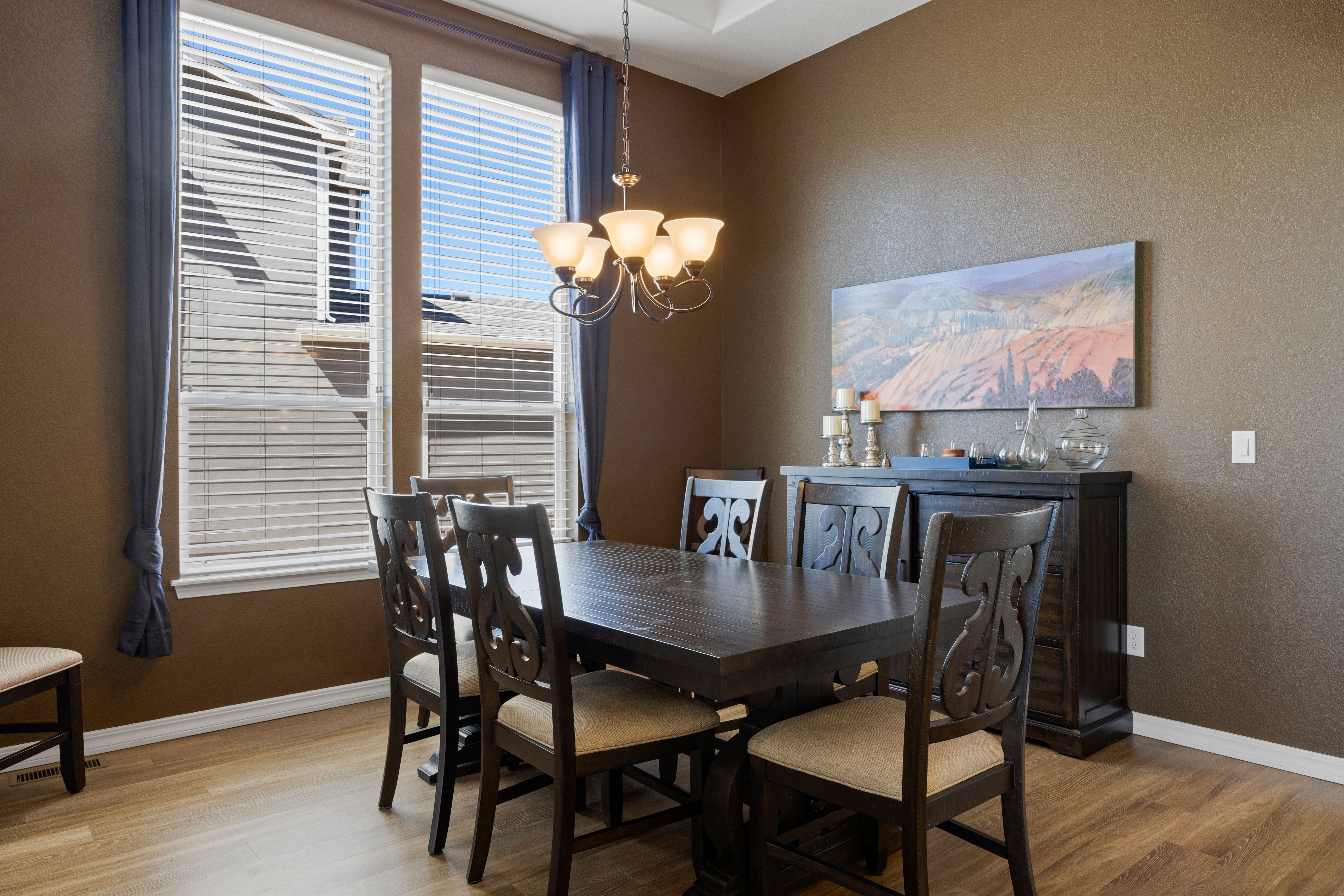  Open, Spacious, Upgraded, Walkout Rancher is Meticulous and with Views - 物件實景