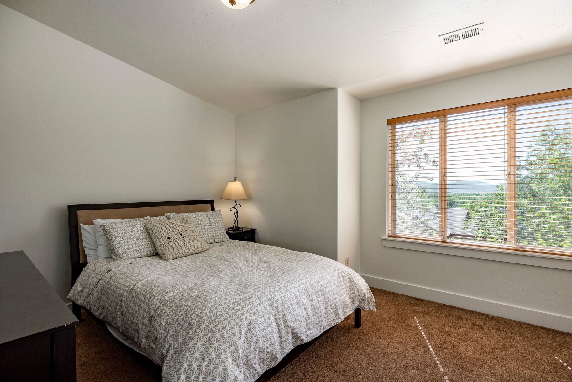  4-bedroom townhome in the Highly Desired Bear Hollow Community - 物件實景