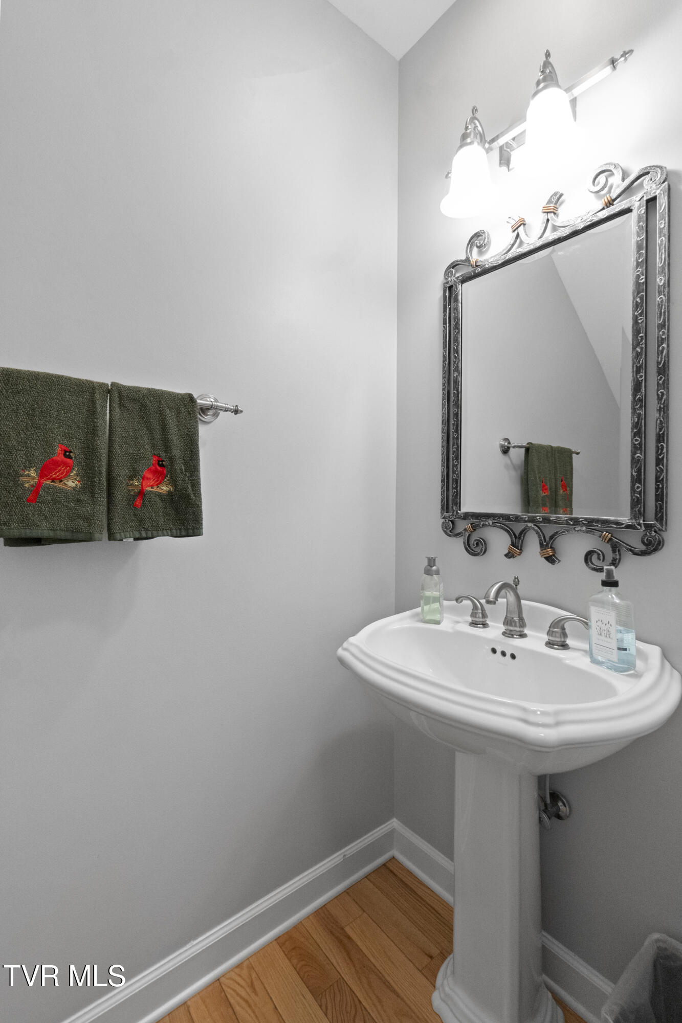 Greeneville, Tennessee, 37745, United States, 5 Bedrooms Bedrooms, ,5 BathroomsBathrooms,Residential,For Sale,2012581