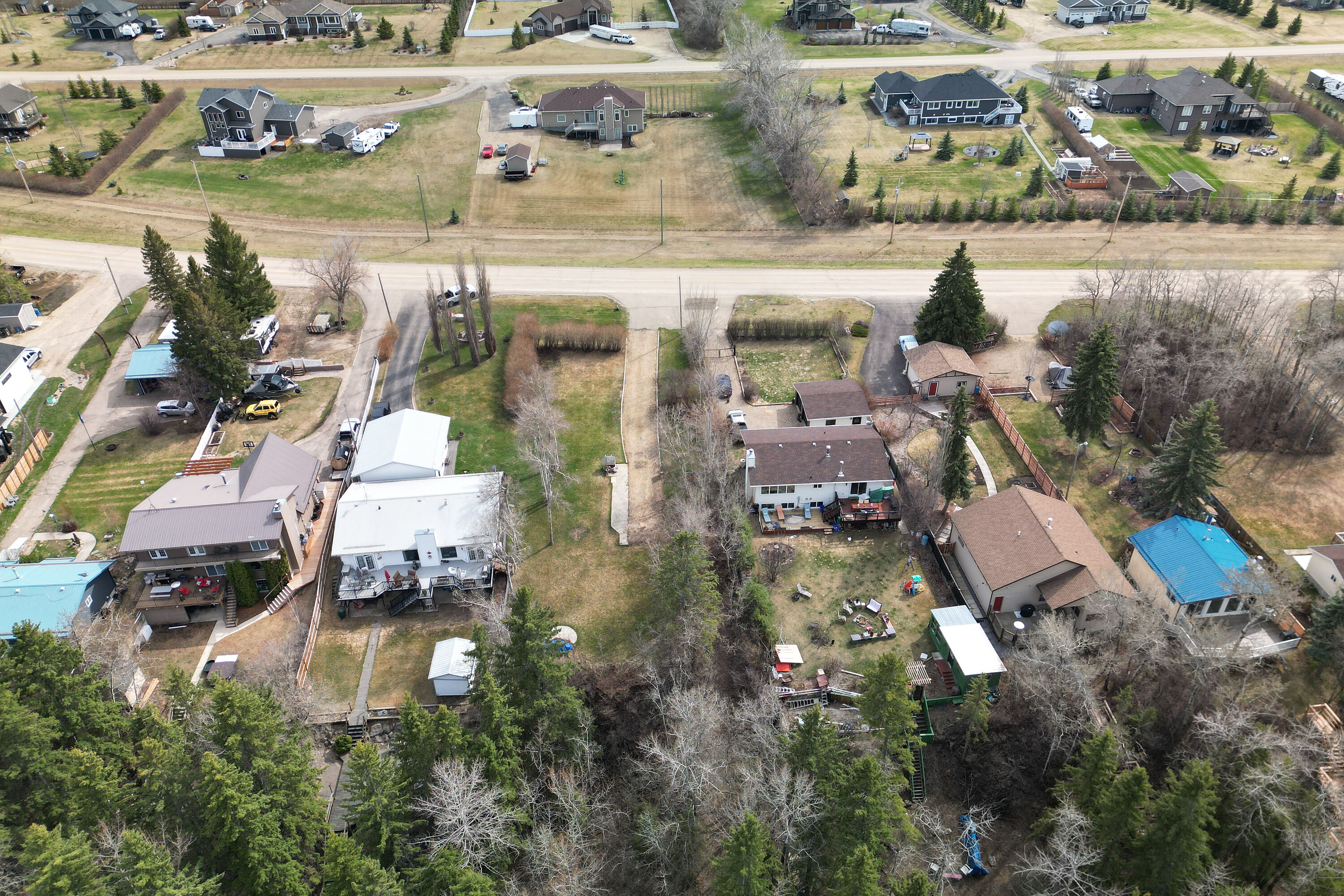  Rural Lacombe County, North - 物件實景