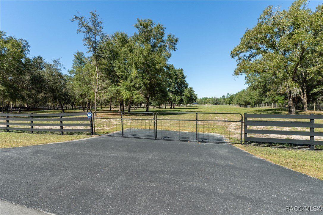 Crystal River, Florida, 34428, United States, 4 Bedrooms Bedrooms, ,4 BathroomsBathrooms,Residential,For Sale,1983688