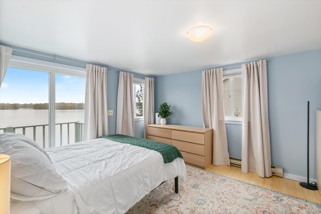 Kingston, New Hampshire, 03848, United States, 2 Bedrooms Bedrooms, ,2 BathroomsBathrooms,Residential,For Sale,1879269