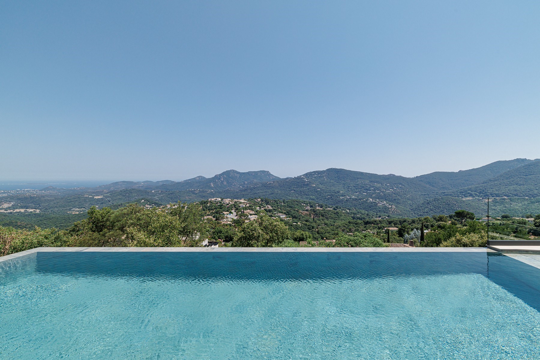  Near Mandelieu villa 290 sqm sea view infinity pool guest house quiet location - 物件實景