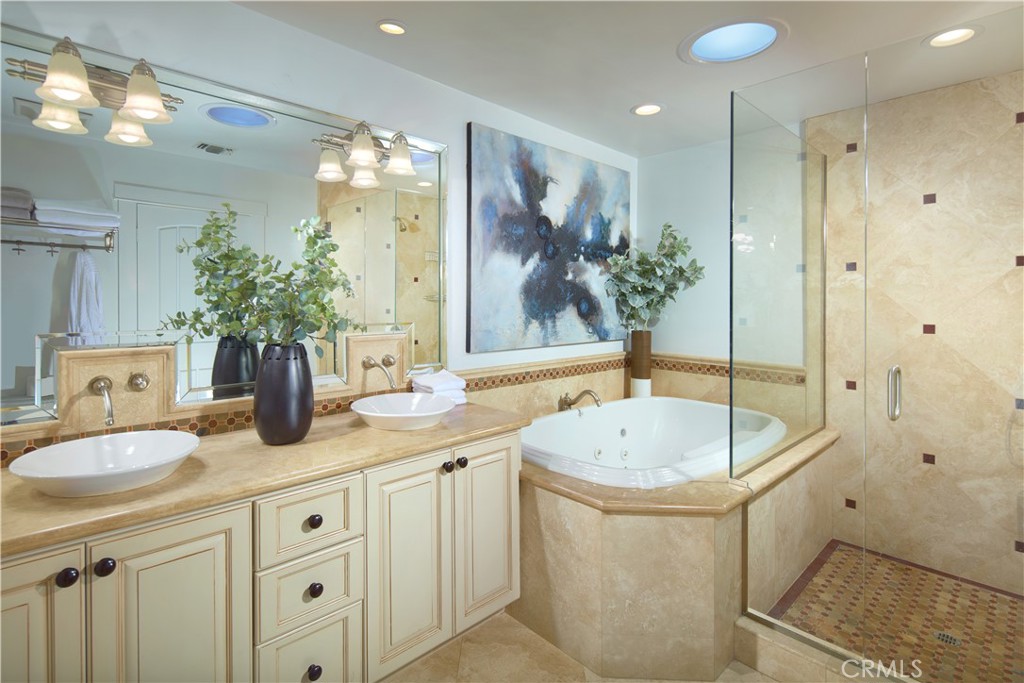 Laguna Beach, California, 92651, United States, 8 Bedrooms Bedrooms, ,8 BathroomsBathrooms,Residential,For Sale,1993207