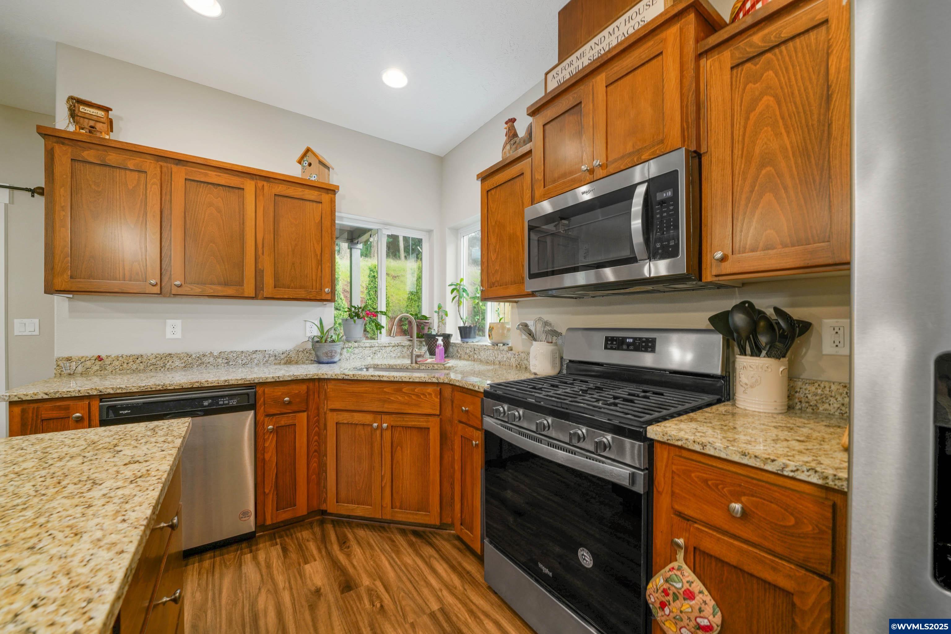 Salem, Oregon, 97306, United States, 3 Bedrooms Bedrooms, ,3 BathroomsBathrooms,Residential,For Sale,1891858
