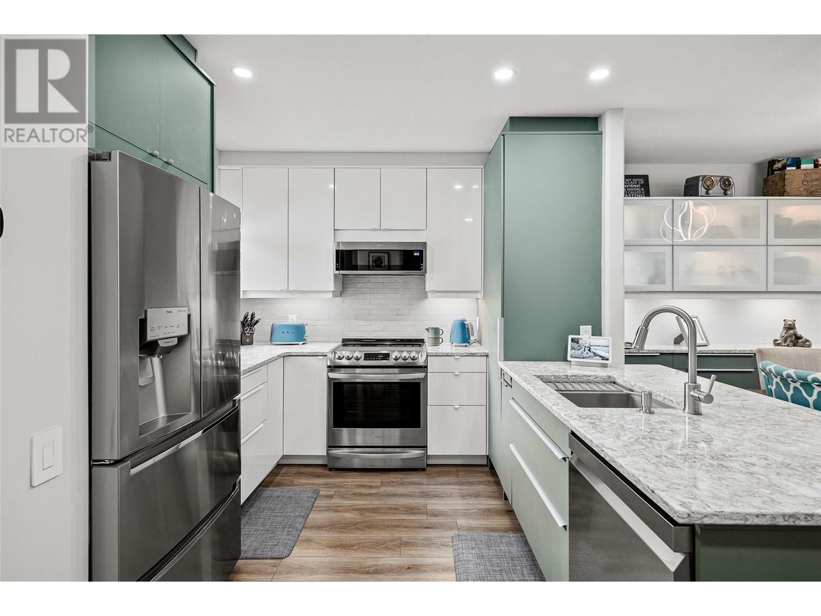 KELOWNA, British Columbia, V1V 2W3, CA, 4 Bedrooms Bedrooms, ,3 BathroomsBathrooms,Residential,For Sale,1882700