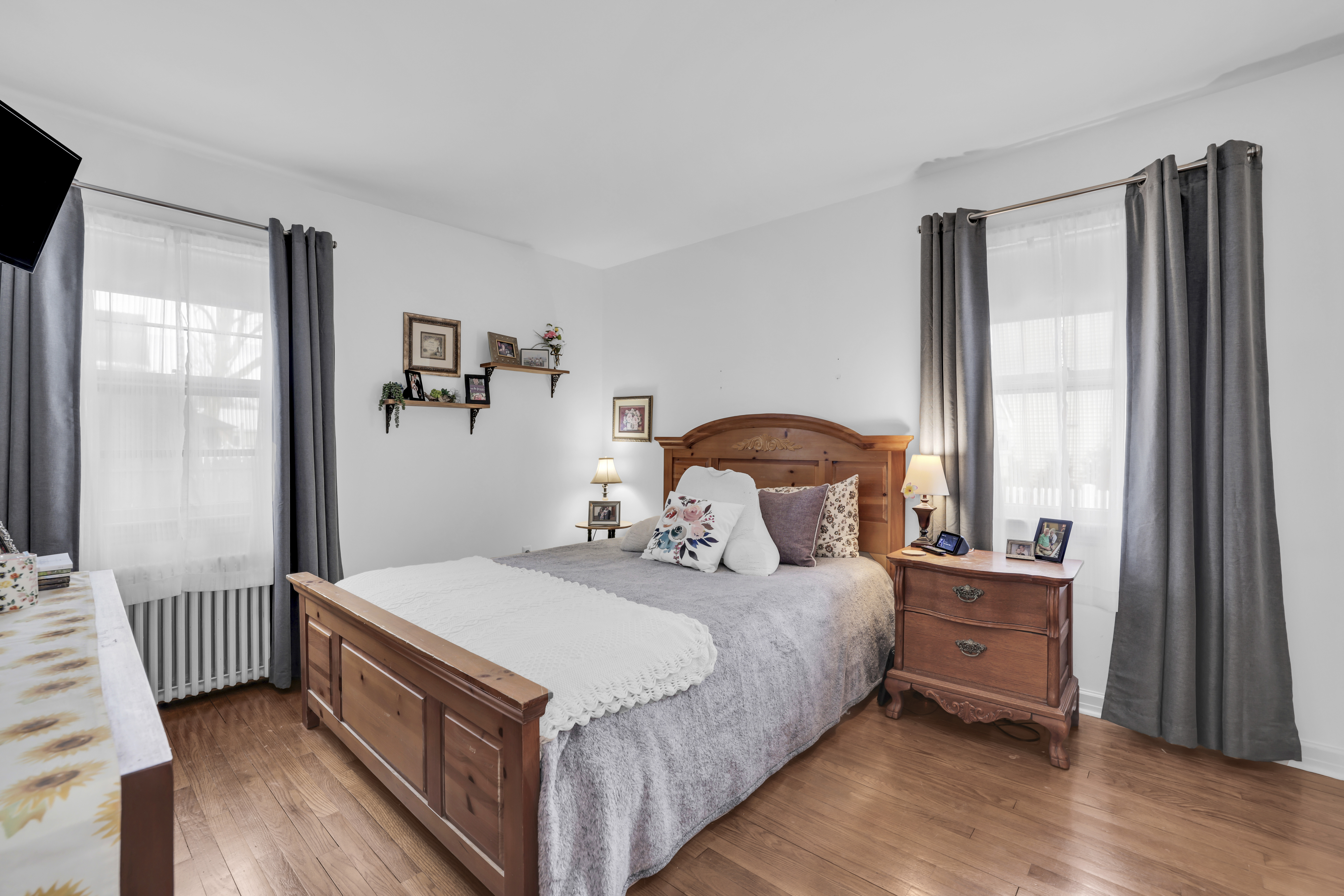 Pompton Plains, New Jersey, 07444, United States, 4 Bedrooms Bedrooms, ,3 BathroomsBathrooms,Residential,For Sale,2007489