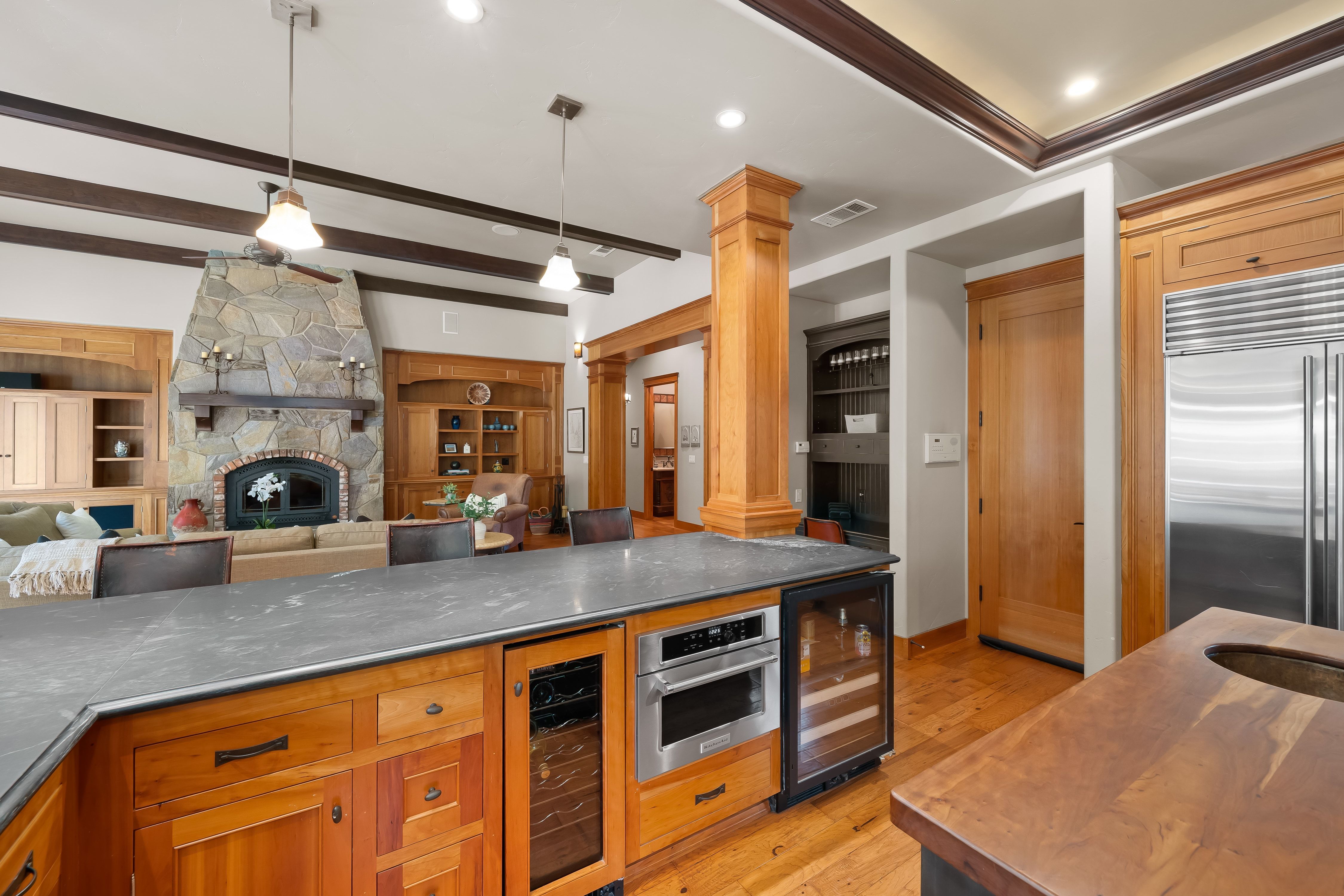 Timeless Craftsman Estate with Resort-Style Outdoor Living - 物件實景