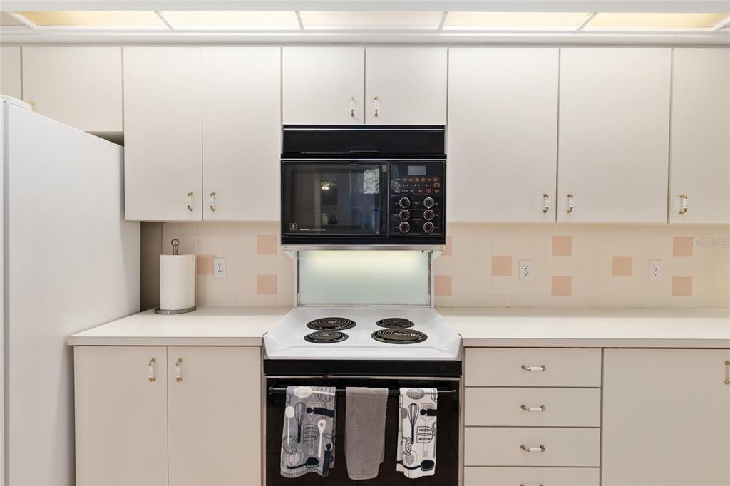 Gainesville, Florida, 32606, United States, 4 Bedrooms Bedrooms, ,3 BathroomsBathrooms,Residential,For Sale,1989601