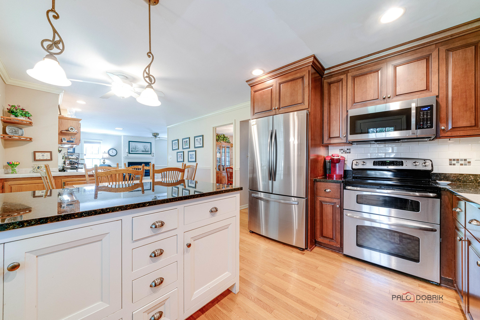 Arlington Heights, Illinois, 60005, United States, 4 Bedrooms Bedrooms, ,3 BathroomsBathrooms,Residential,For Sale,1919635