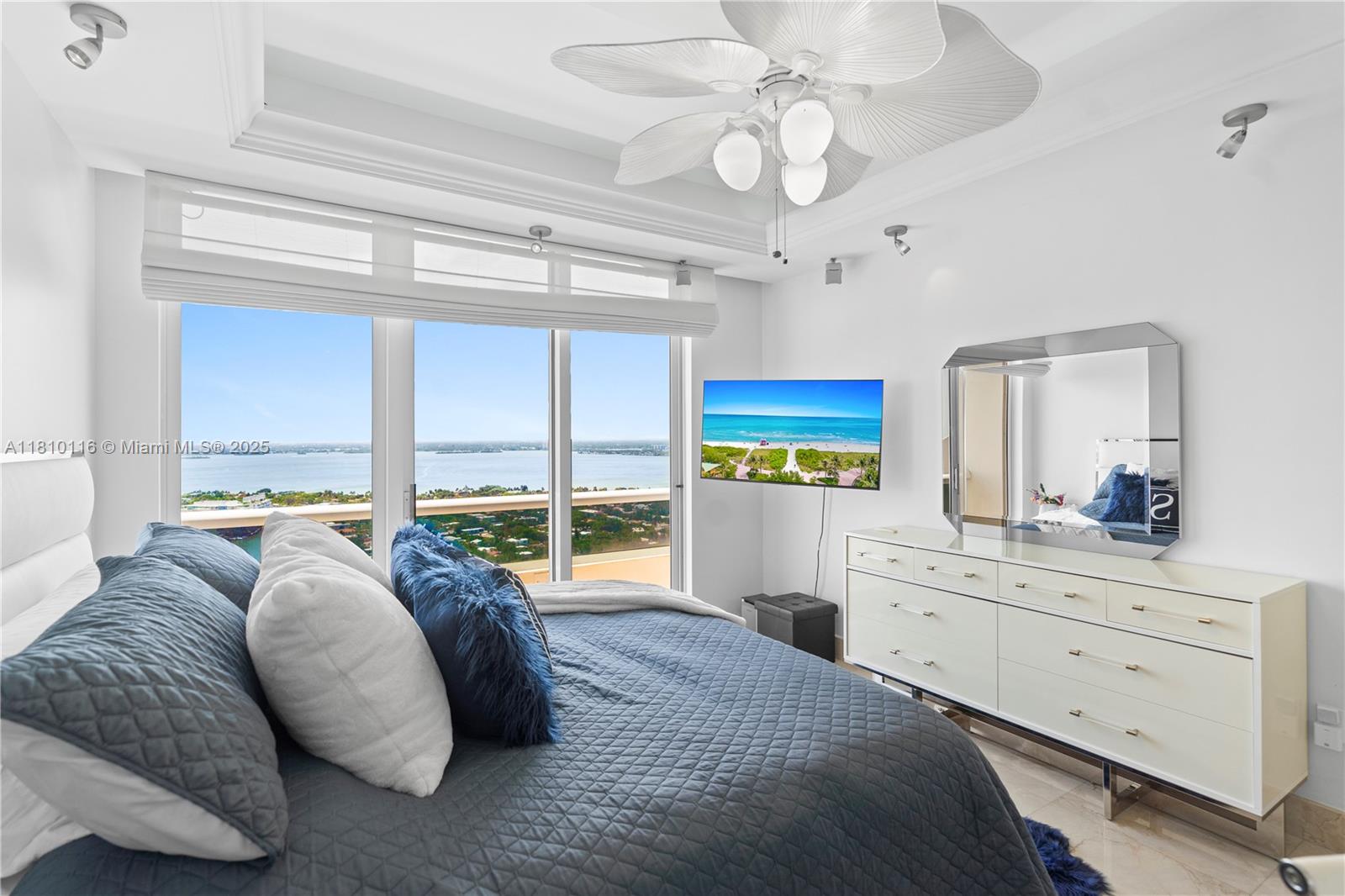 Miami Beach, Florida, 33140, United States, 2 Bedrooms Bedrooms, ,2 BathroomsBathrooms,Residential,For Sale,1838386