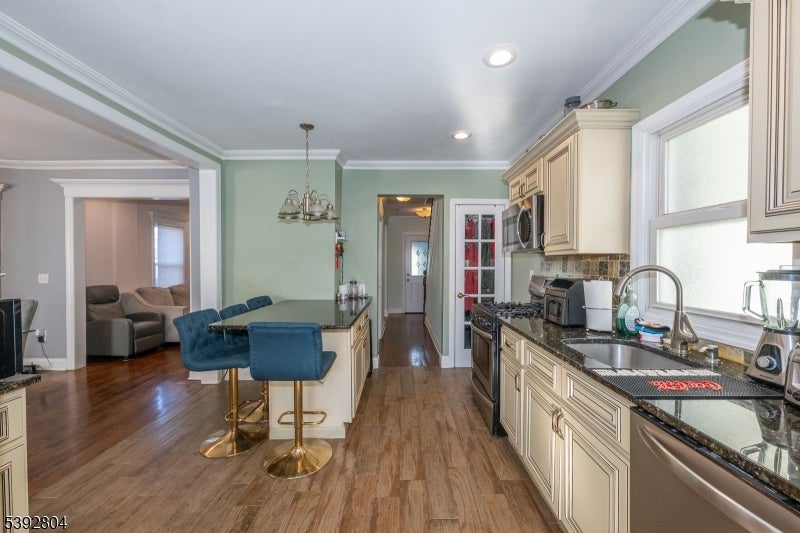 Rahway City, New Jersey, 07065, United States, 4 Bedrooms Bedrooms, ,2 BathroomsBathrooms,Residential,For Sale,2040253