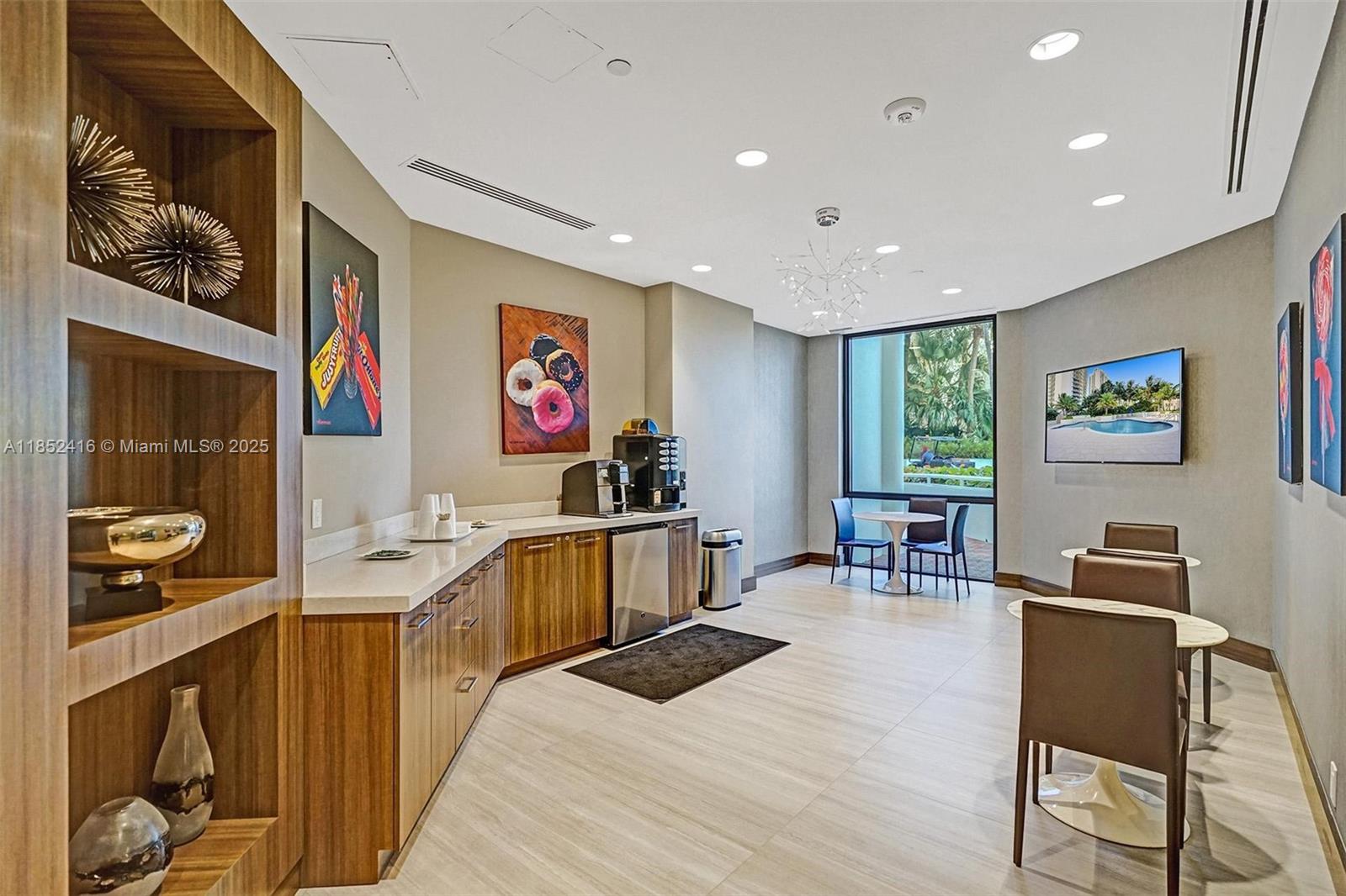 Aventura, Florida, 33160, United States, 2 Bedrooms Bedrooms, ,2 BathroomsBathrooms,Residential,For Sale,1908506