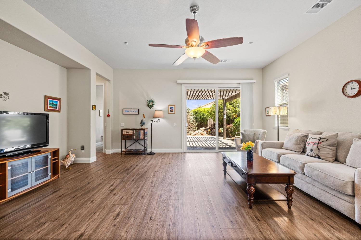 Roseville, California, 95747, United States, 3 Bedrooms Bedrooms, ,2 BathroomsBathrooms,Residential,For Sale,1924391