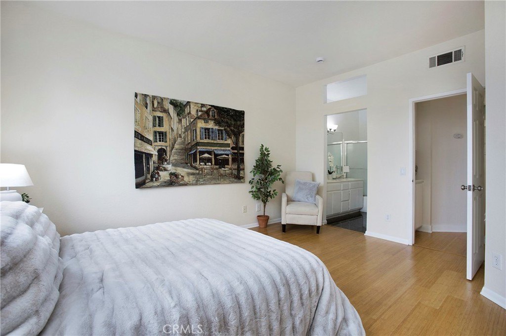 Anaheim, California, 92808, United States, 2 Bedrooms Bedrooms, ,2 BathroomsBathrooms,Residential,For Sale,1917583