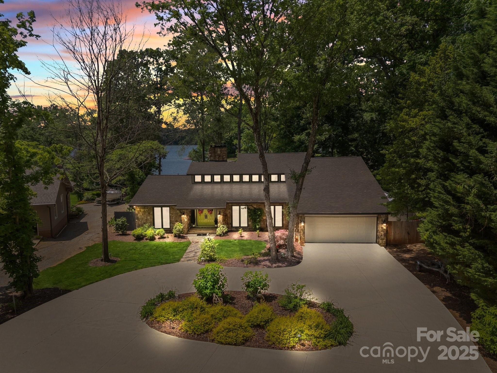 Salisbury, North Carolina, 28146, United States, 3 Bedrooms Bedrooms, ,3 BathroomsBathrooms,Residential,For Sale,1996435