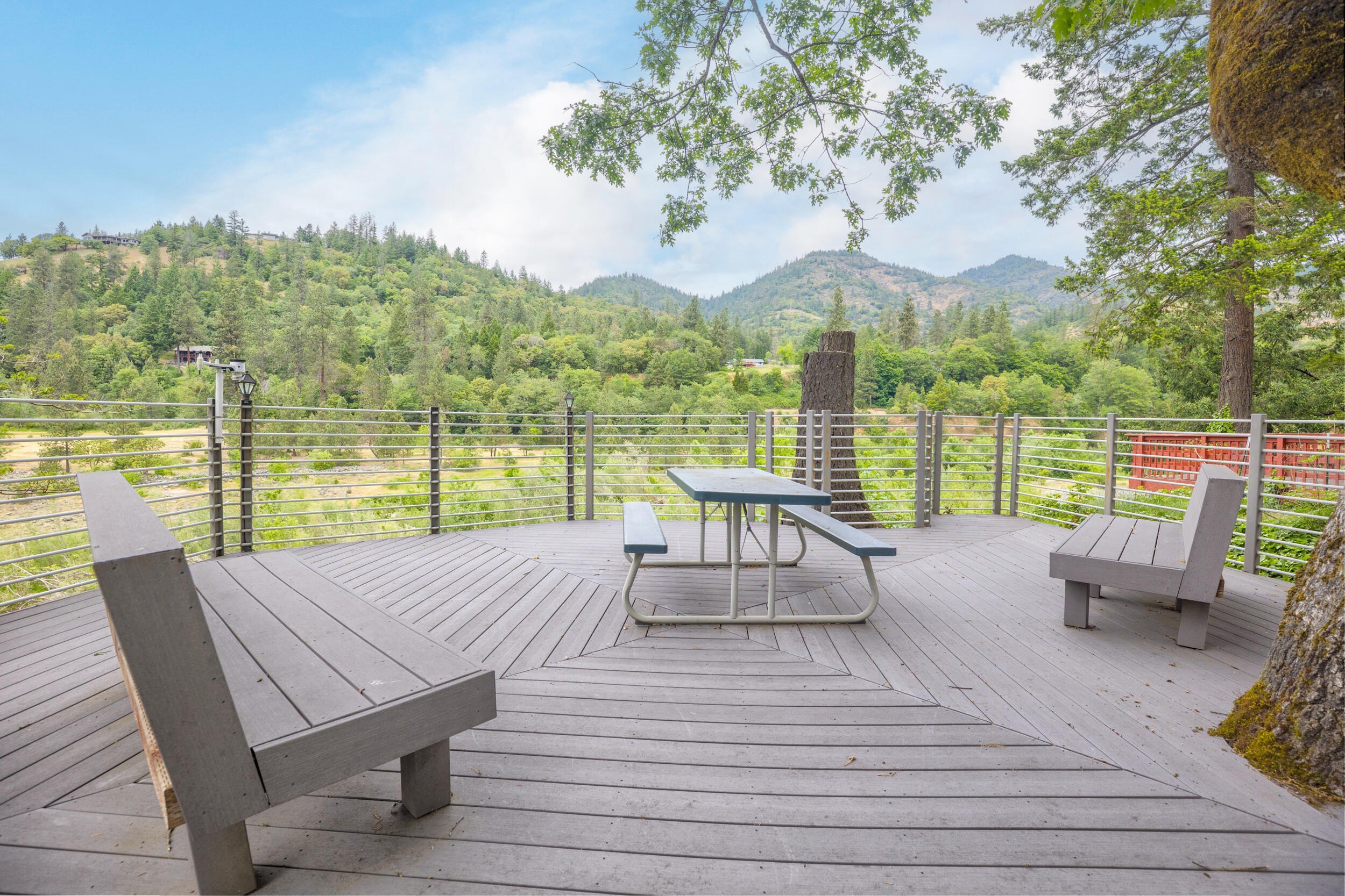 Grants Pass, Oregon, 97527, United States, 3 Bedrooms Bedrooms, ,3 BathroomsBathrooms,Residential,For Sale,1822817