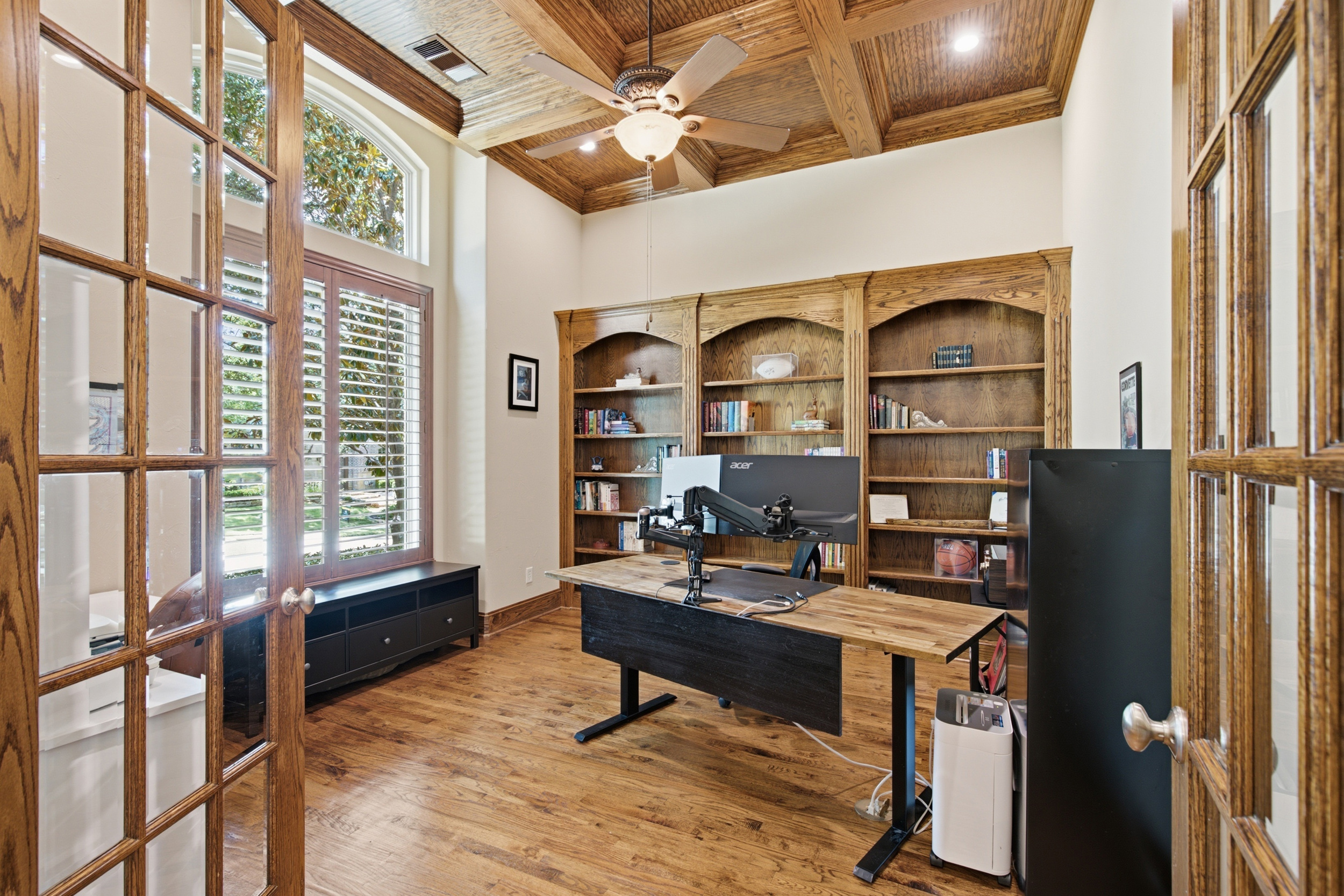  where  resort style living meets timeless design in lantana - 物件實景