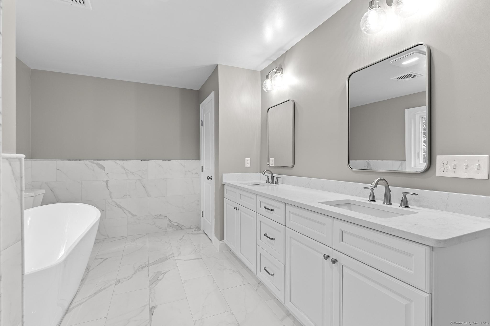 East Hampton, Connecticut, 06424, United States, 4 Bedrooms Bedrooms, ,3 BathroomsBathrooms,Residential,For Sale,1989579