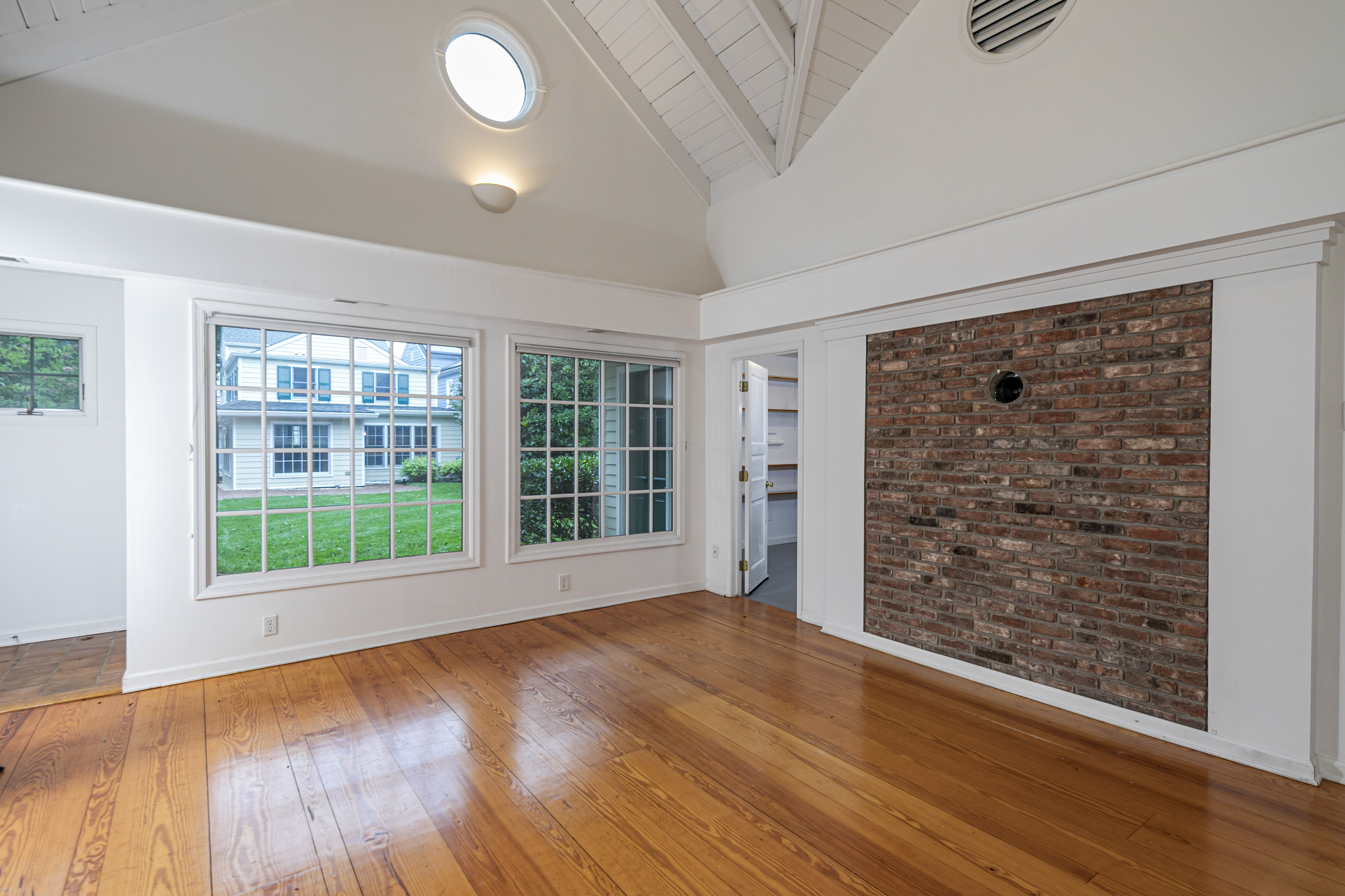  Historic Charm and a Hidden Studio in the Heart of Pennington - 物件實景