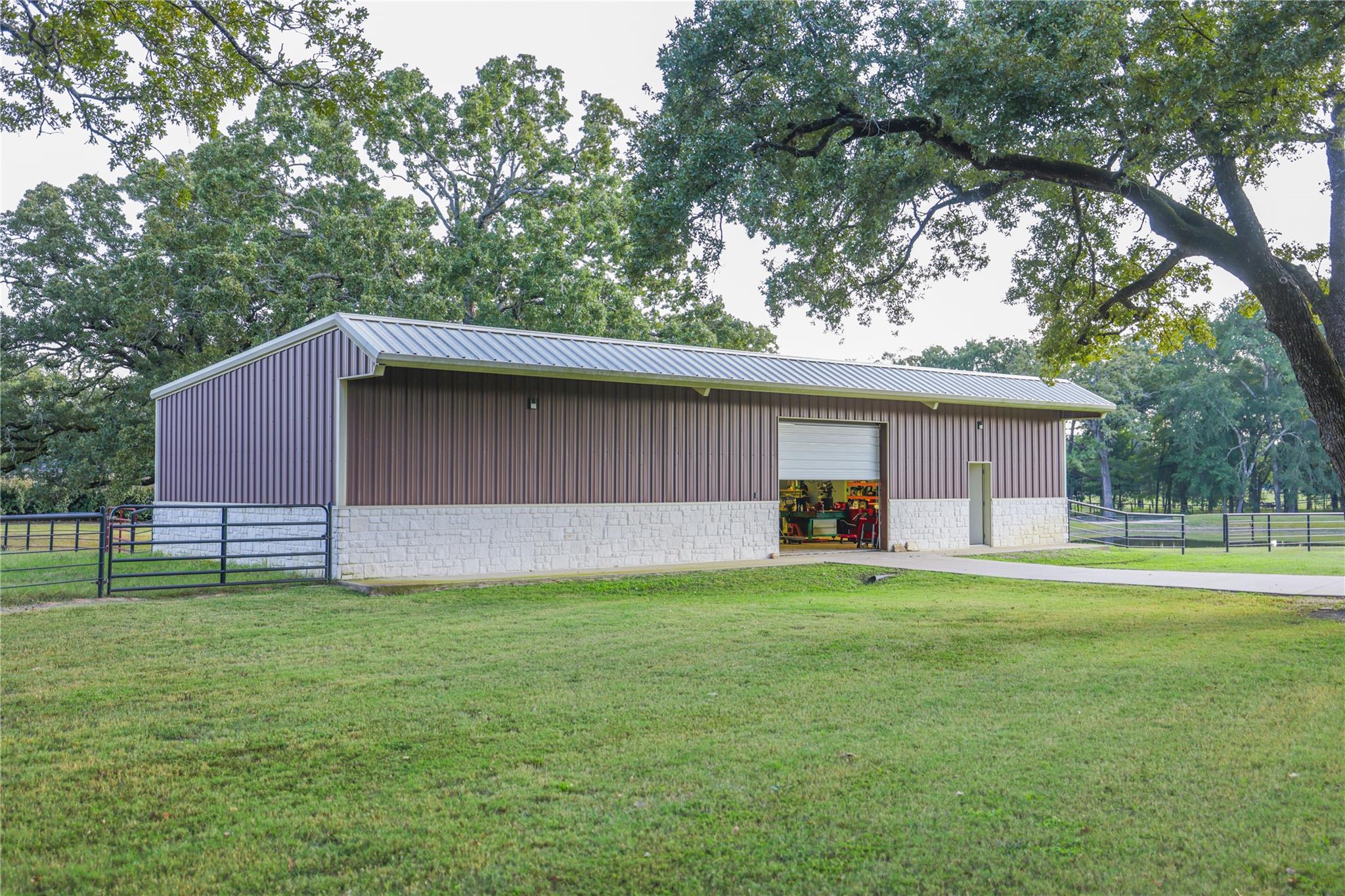 Terrell, Texas, 75161, United States, 3 Bedrooms Bedrooms, ,3 BathroomsBathrooms,Residential,For Sale,1977781