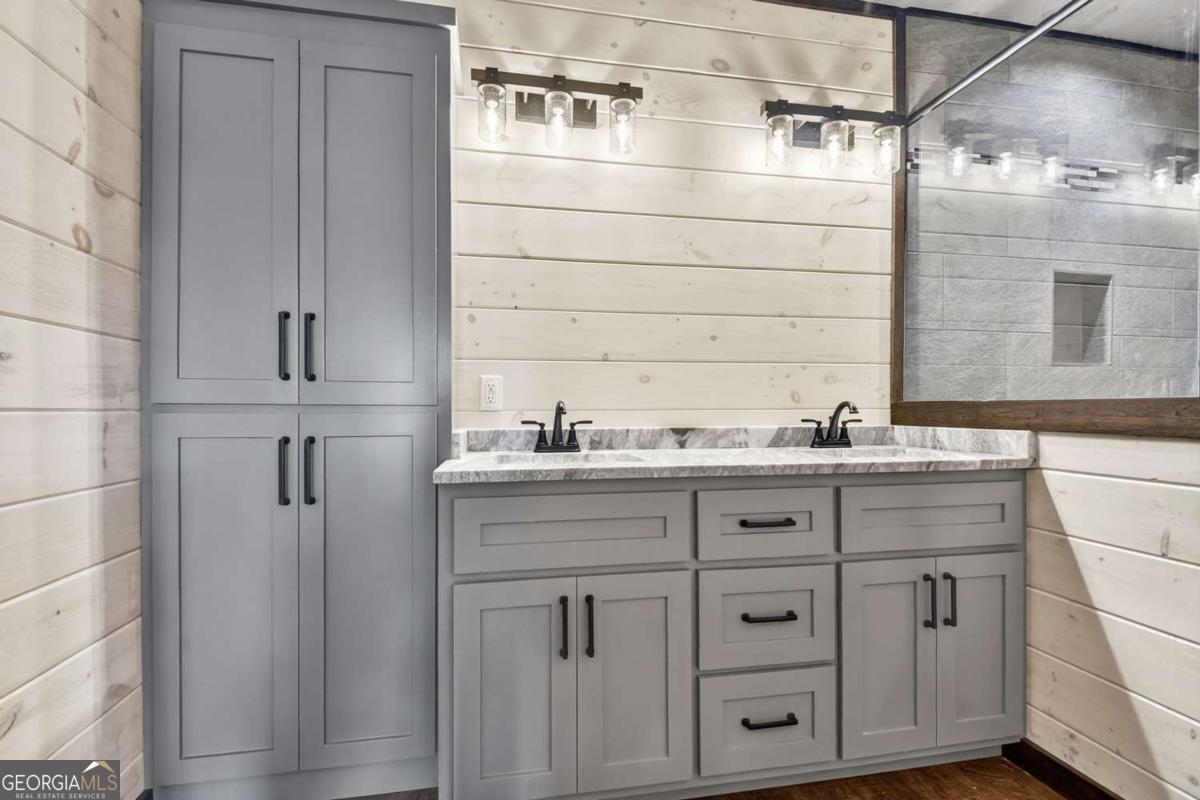 Mineral Bluff, Georgia, 30559, United States, 4 Bedrooms Bedrooms, ,4 BathroomsBathrooms,Residential,For Sale,2011407