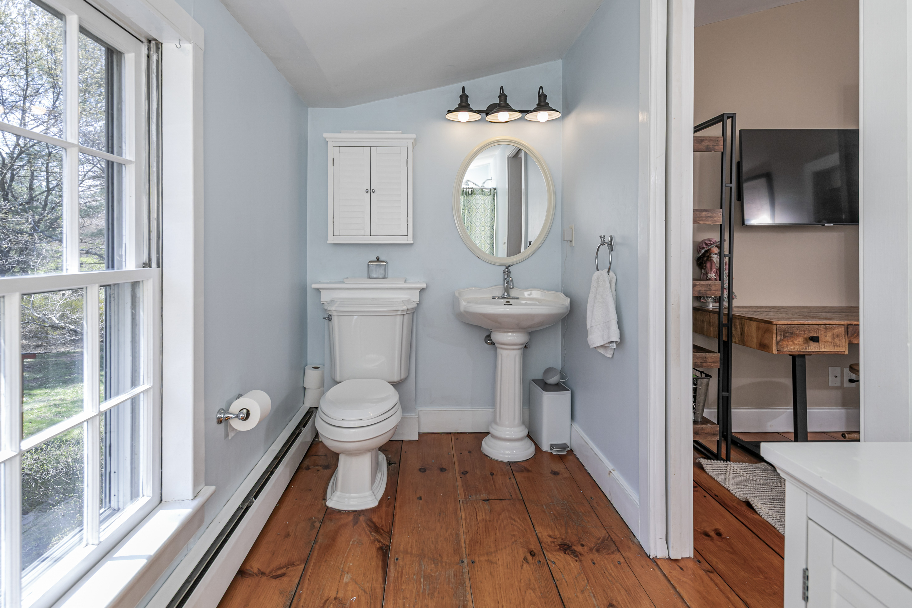  Pennington’s Moses Baldwin House Marries Period Details with Modern Updates - 物件實景