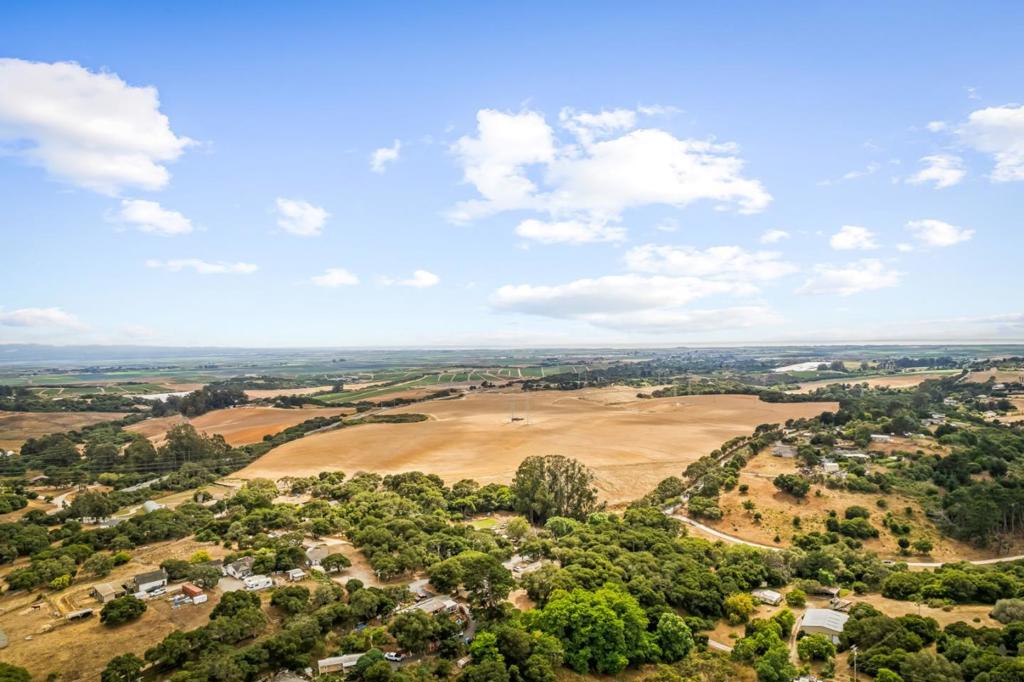 Salinas, California, 93907, United States, 3 Bedrooms Bedrooms, ,4 BathroomsBathrooms,Residential,For Sale,1974769