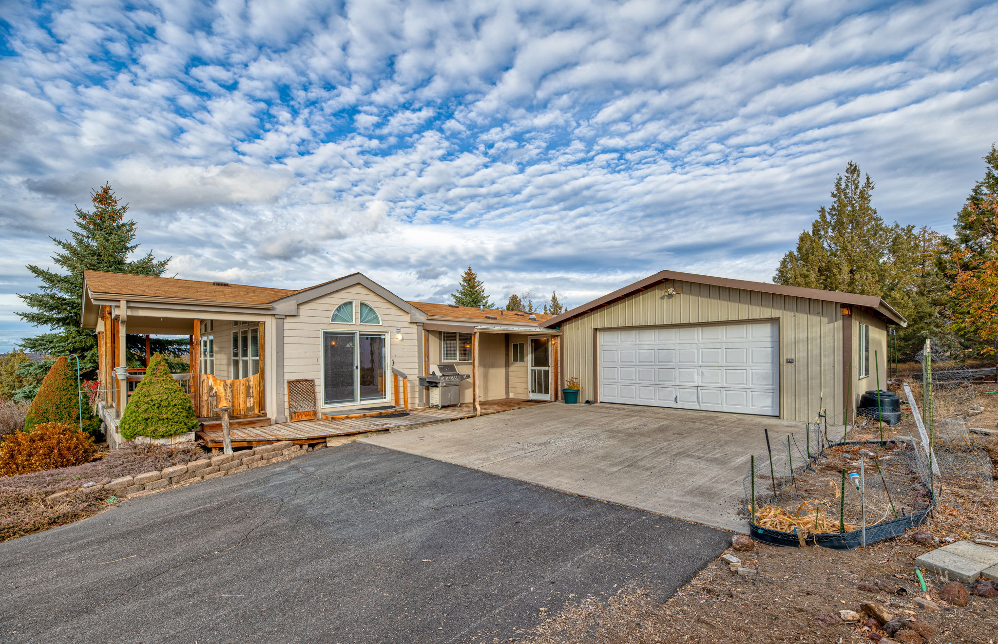 5459 SE Pawnee Lp., Prineville, Oregon, 97754, United States, 3 Bedrooms Bedrooms, ,2 BathroomsBathrooms,Residential,For Sale,5459 SE Pawnee Lp.,1658566