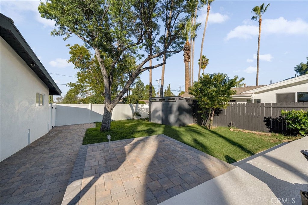 Woodland Hills, California, 91367, United States, 3 Bedrooms Bedrooms, ,2 BathroomsBathrooms,Residential,For Sale,1991959