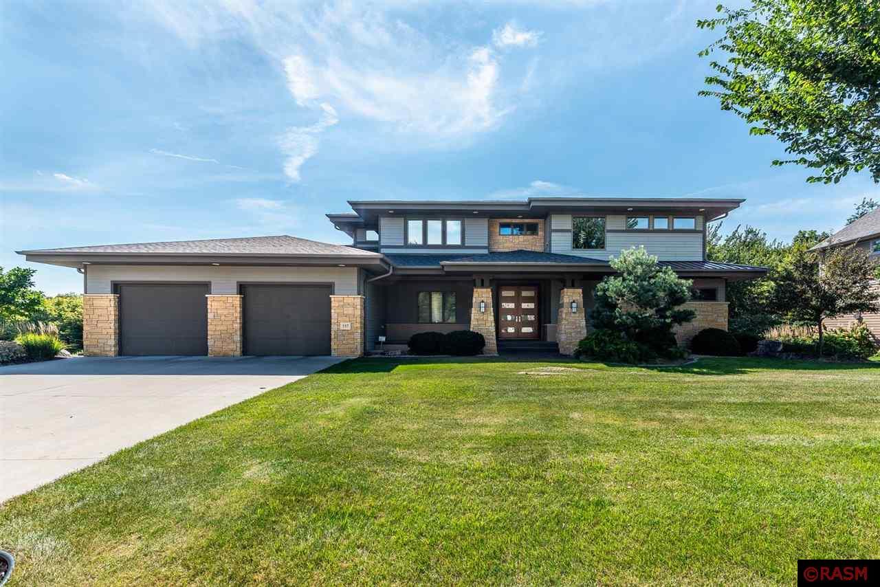 Mankato, Minnesota, 56001, United States, 5 Bedrooms Bedrooms, ,3 BathroomsBathrooms,Residential,For Sale,1976470