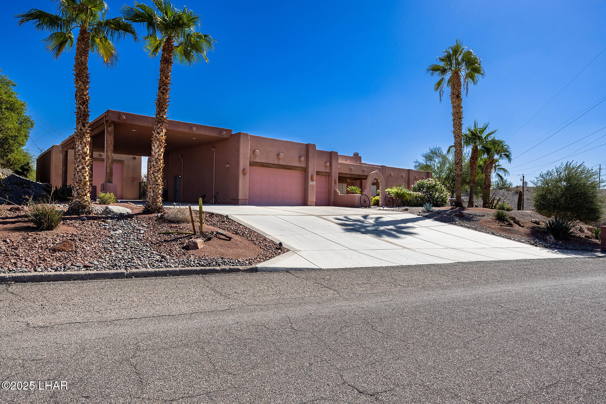 Lake Havasu City, Arizona, 86406, United States, 5 Bedrooms Bedrooms, ,3 BathroomsBathrooms,Residential,For Sale,1996890