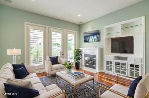 Valencia, California, 91354, United States, 2 Bedrooms Bedrooms, ,3 BathroomsBathrooms,Residential,For Sale,1918825
