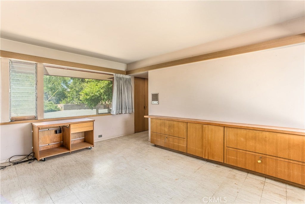 Redlands, California, 92373, United States, 4 Bedrooms Bedrooms, ,1 BathroomBathrooms,Residential,For Sale,1899993