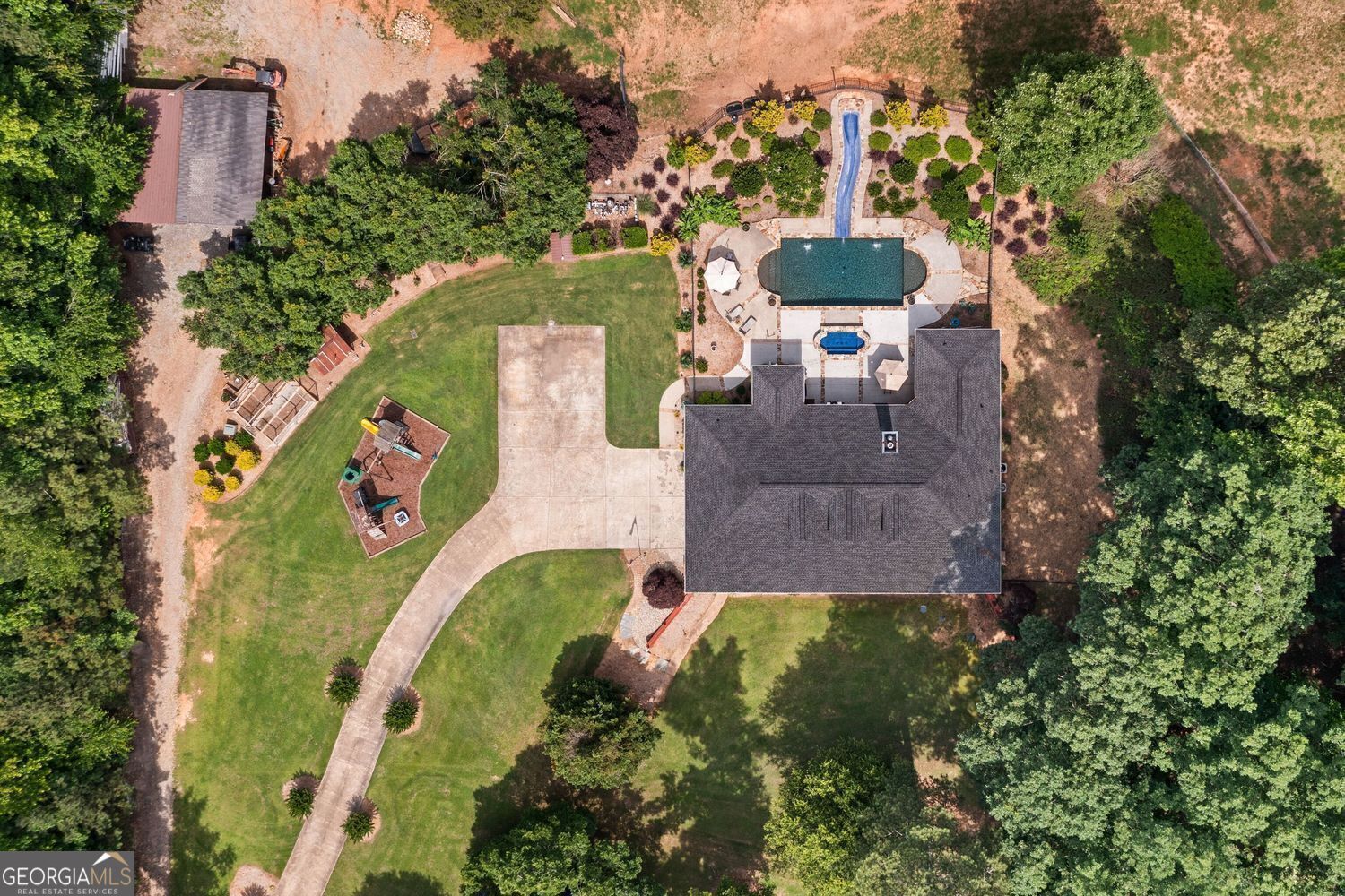 Cumming, Georgia, 30028, United States, 4 Bedrooms Bedrooms, ,5 BathroomsBathrooms,Residential,For Sale,1859105