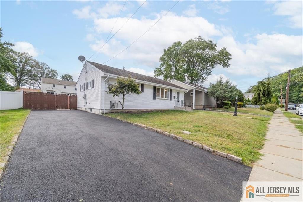 Iselin, New Jersey, 08830, United States, 3 Bedrooms Bedrooms, ,2 BathroomsBathrooms,Residential,For Sale,2010033