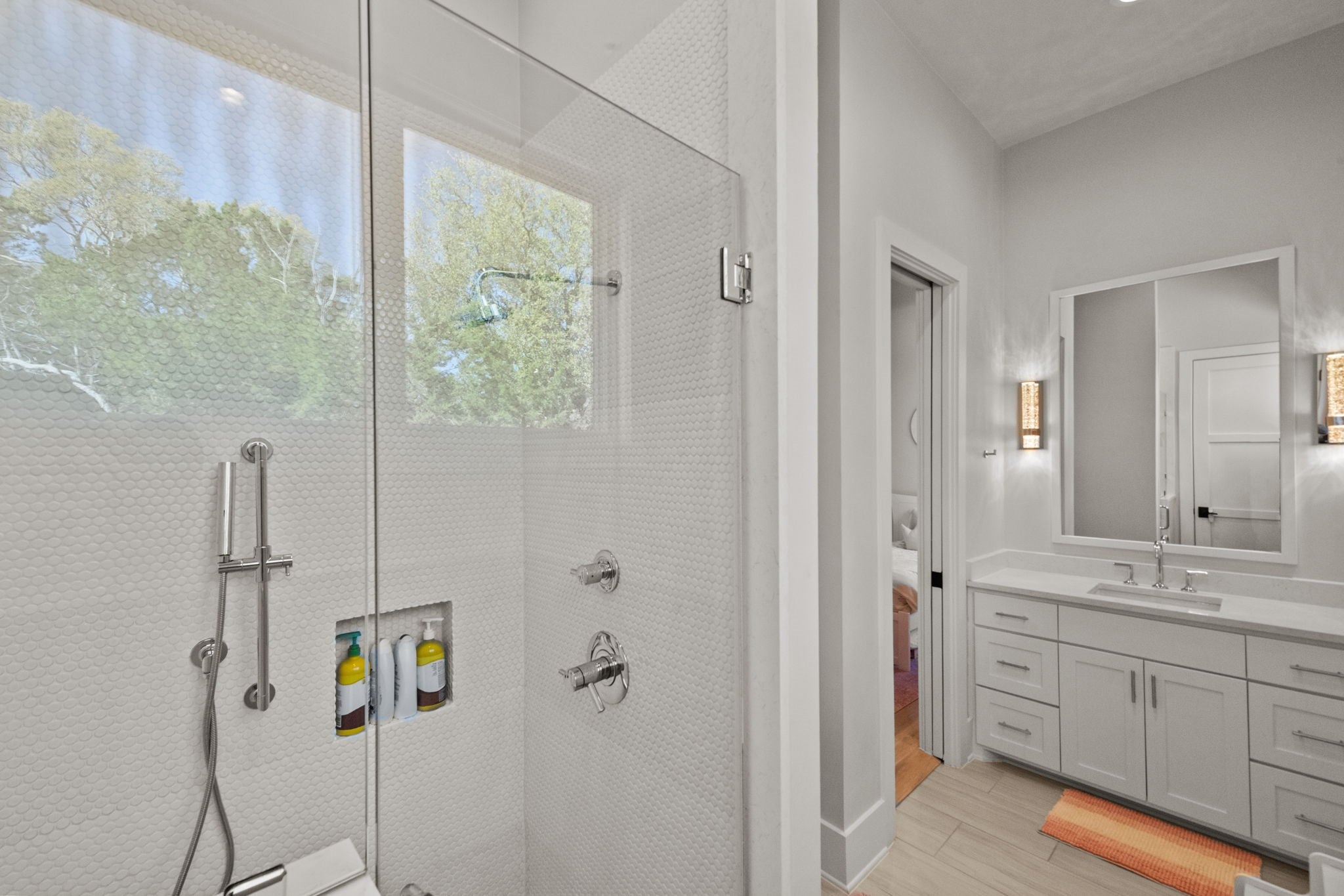 Graford, Texas, 76449, United States, 5 Bedrooms Bedrooms, ,7 BathroomsBathrooms,Residential,For Sale,1987325