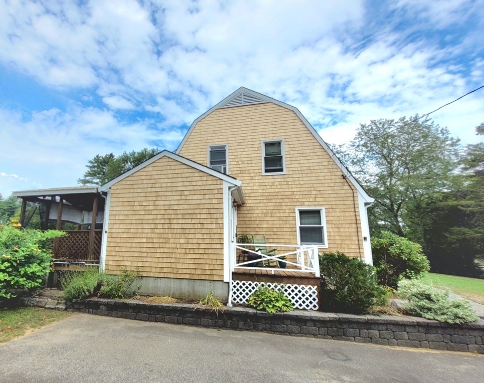 Rochester, Massachusetts, 02770, United States, 3 Bedrooms Bedrooms, ,2 BathroomsBathrooms,Residential,For Sale,1902514
