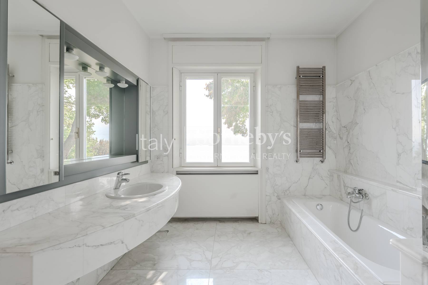  Elegant Villa with a Historic Park and Lake Views - 物件實景