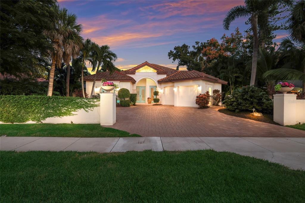 Sarasota, Florida, 34234, United States, 3 Bedrooms Bedrooms, ,3 BathroomsBathrooms,Residential,For Sale,1989538