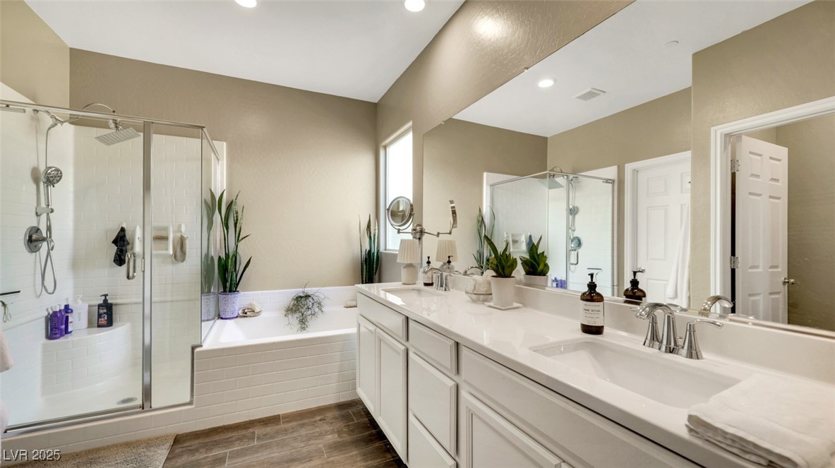 Henderson, Nevada, 89002, United States, 3 Bedrooms Bedrooms, ,3 BathroomsBathrooms,Residential,For Sale,1986221