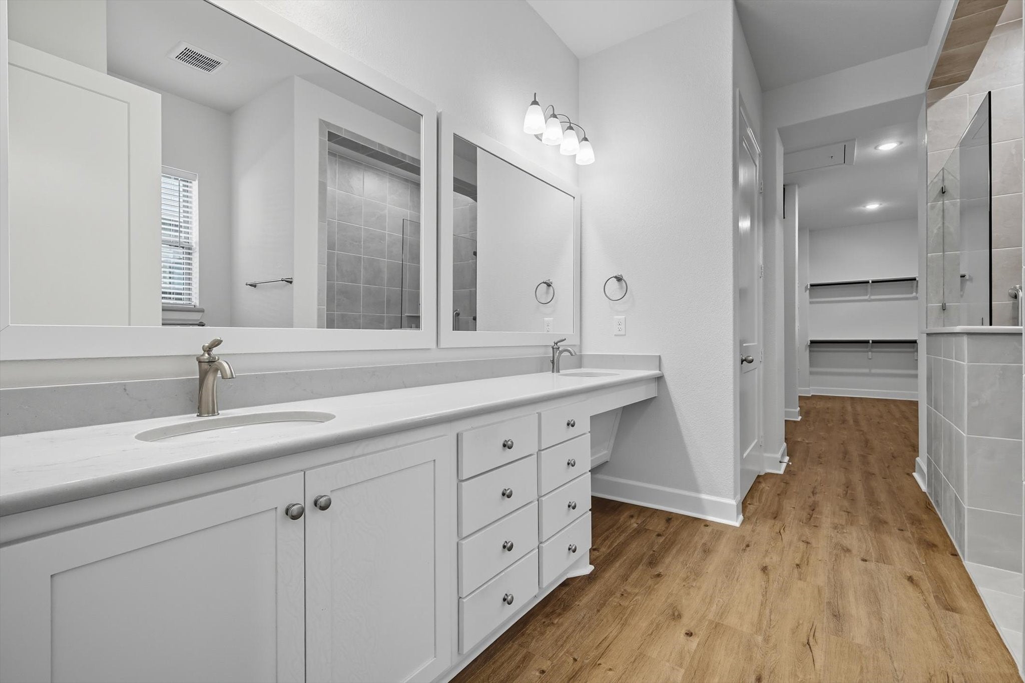 Arlington, Texas, 76005, United States, 2 Bedrooms Bedrooms, ,2 BathroomsBathrooms,Residential,For Sale,1981286