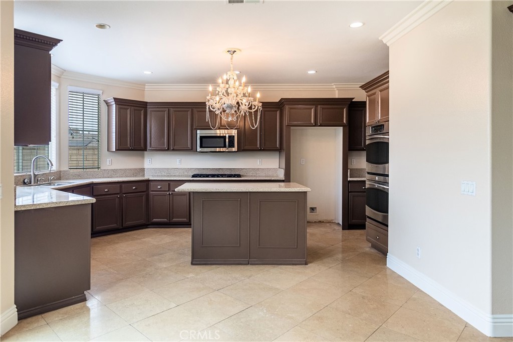 Corona, California, 92882, United States, 5 Bedrooms Bedrooms, ,3 BathroomsBathrooms,Residential,For Sale,2032195