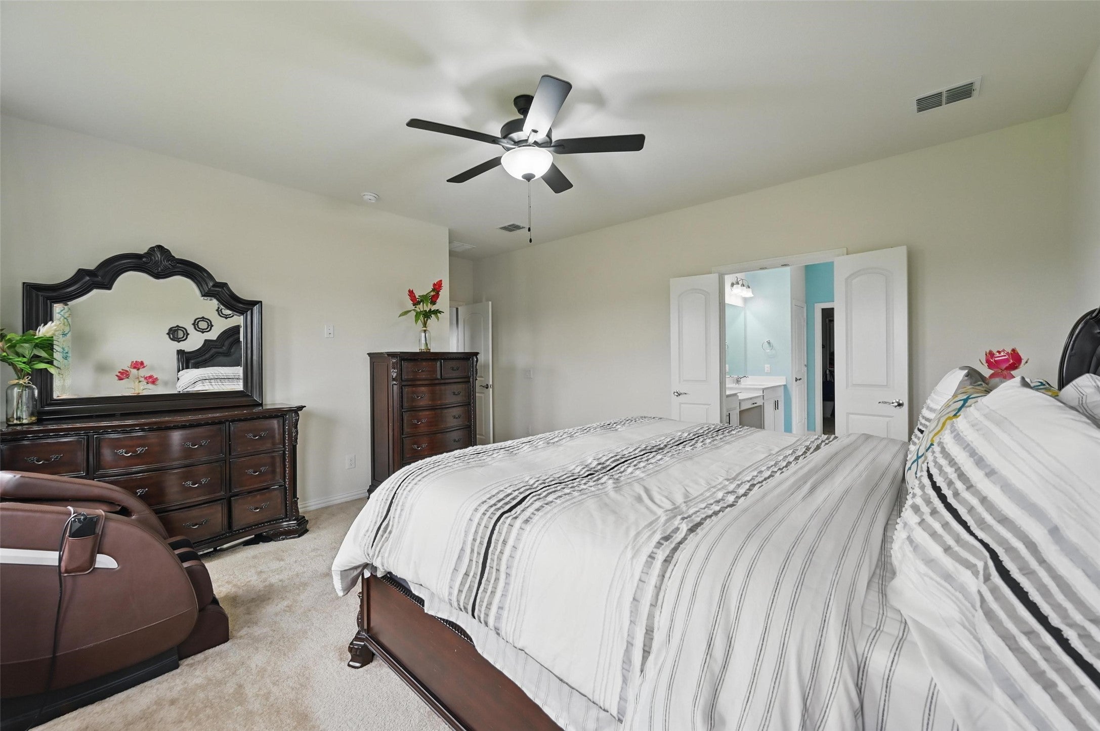 Fort Worth, Texas, 76052, United States, 4 Bedrooms Bedrooms, ,4 BathroomsBathrooms,Residential,For Sale,1980397